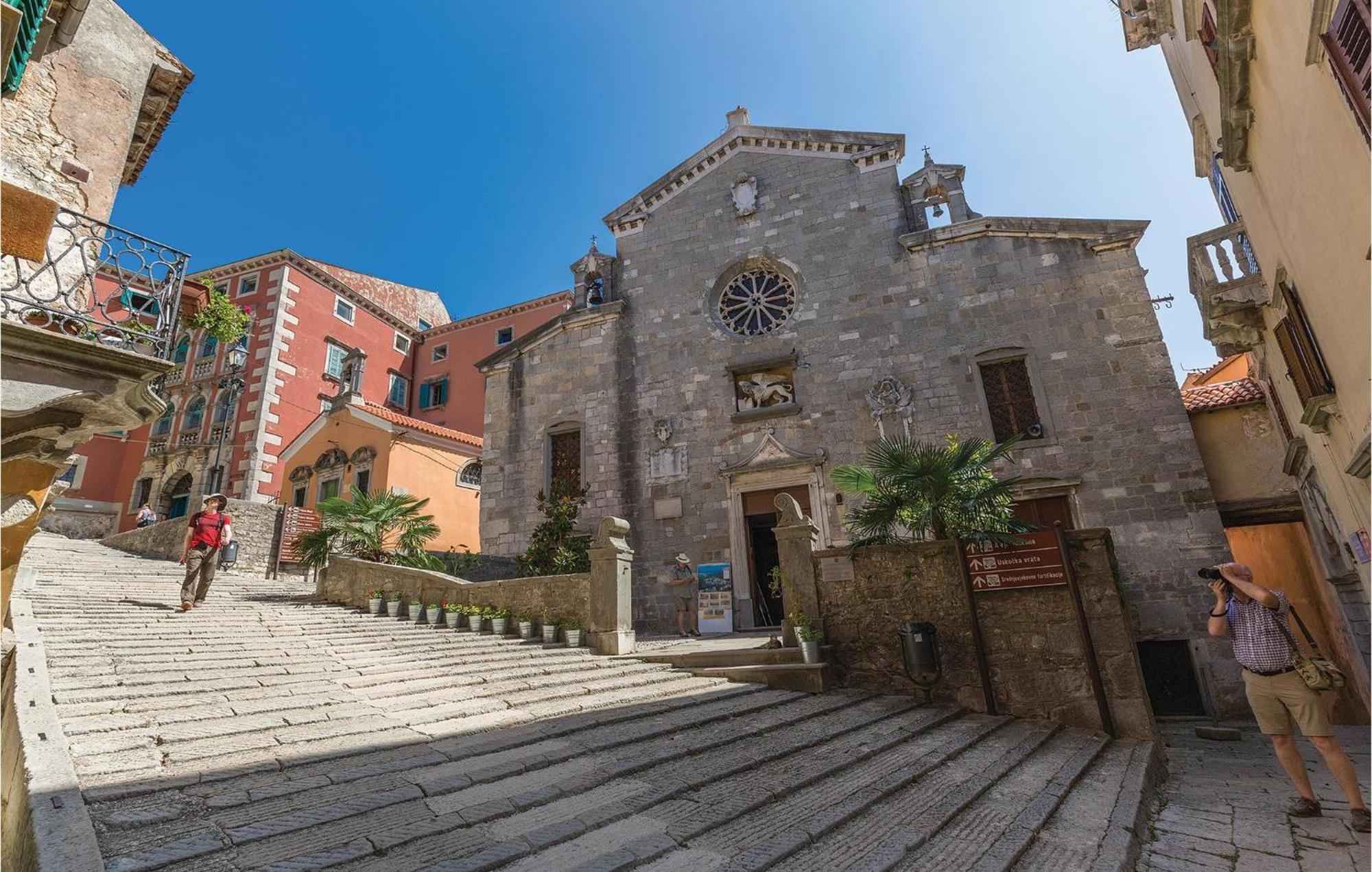 2 Bedroom Gorgeous Apartment In Labin Raša Esterno foto