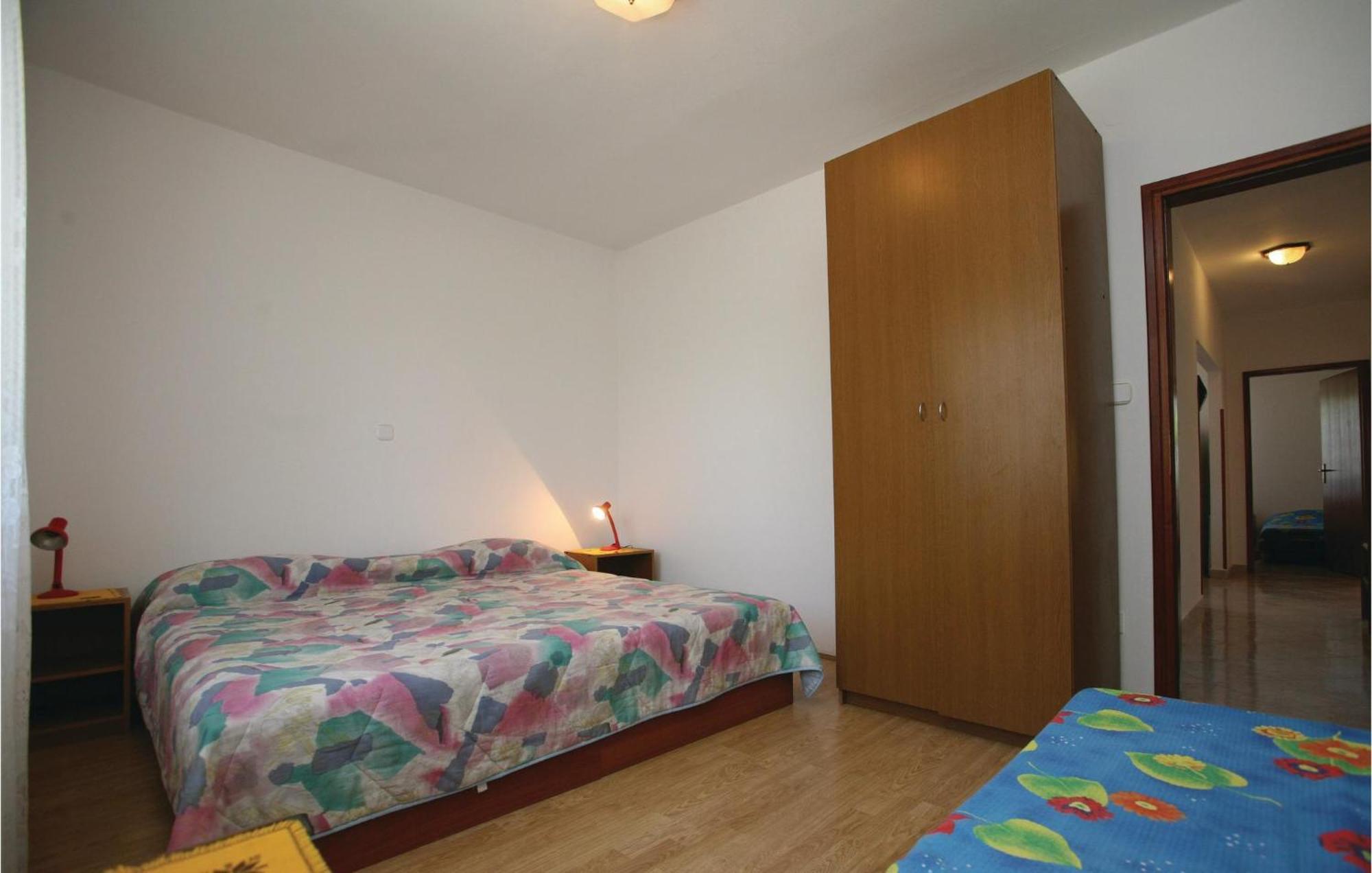 2 Bedroom Gorgeous Apartment In Labin Raša Esterno foto