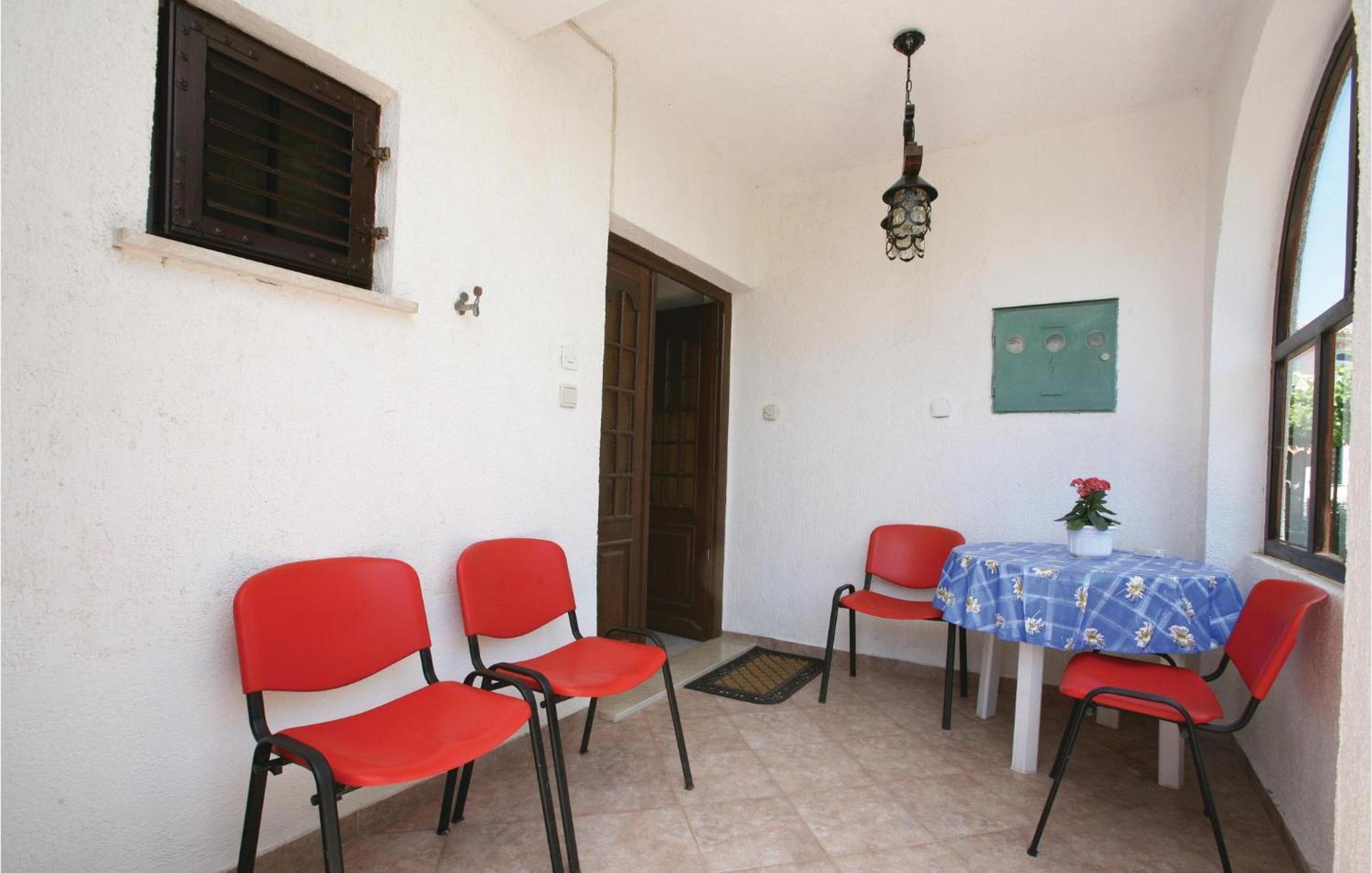 2 Bedroom Gorgeous Apartment In Labin Raša Esterno foto